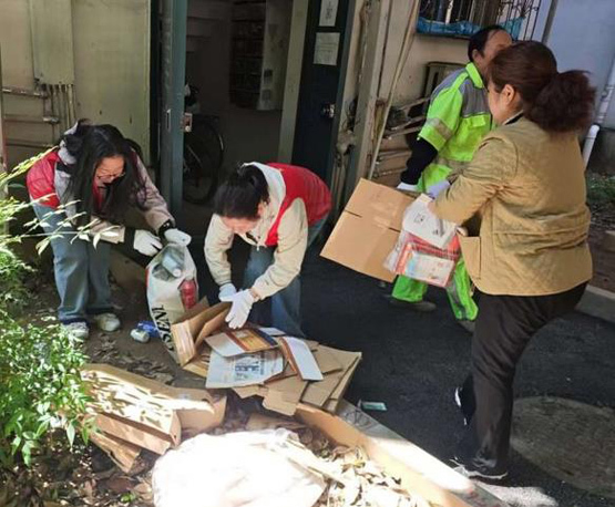 昌河街道昌盛社区开展节前环境卫生专项整治行动