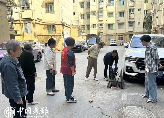 新村街道梅家岭社区：履职监督解民忧 疏通污水暖民心