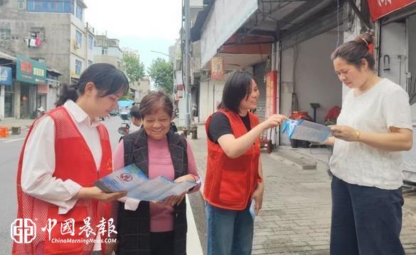 太白园街道小路园社区开展“国际生物多样性日”科普宣传活动