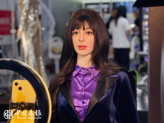 微视中国亮相上海具身智能展 全球首个机器人直播平台探索硅基碳基共生新生态 微视中国亮相上海具身智能展 全球首个机器人直播平台探索硅基碳基共生新生态