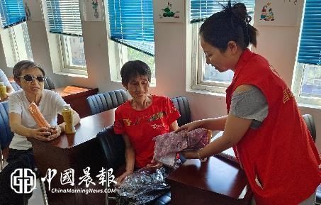 西郊街道淘金岭社区 : 开展“呵护生殖健康 保护生育力”主题宣传服务活动