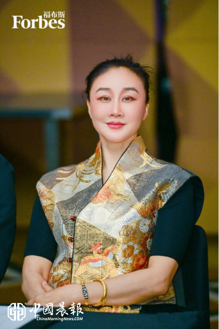 智能共生与时偕行｜福布斯设计领军人物李菲：以美学长效创新，赋能AI科技与中国产业双向出海